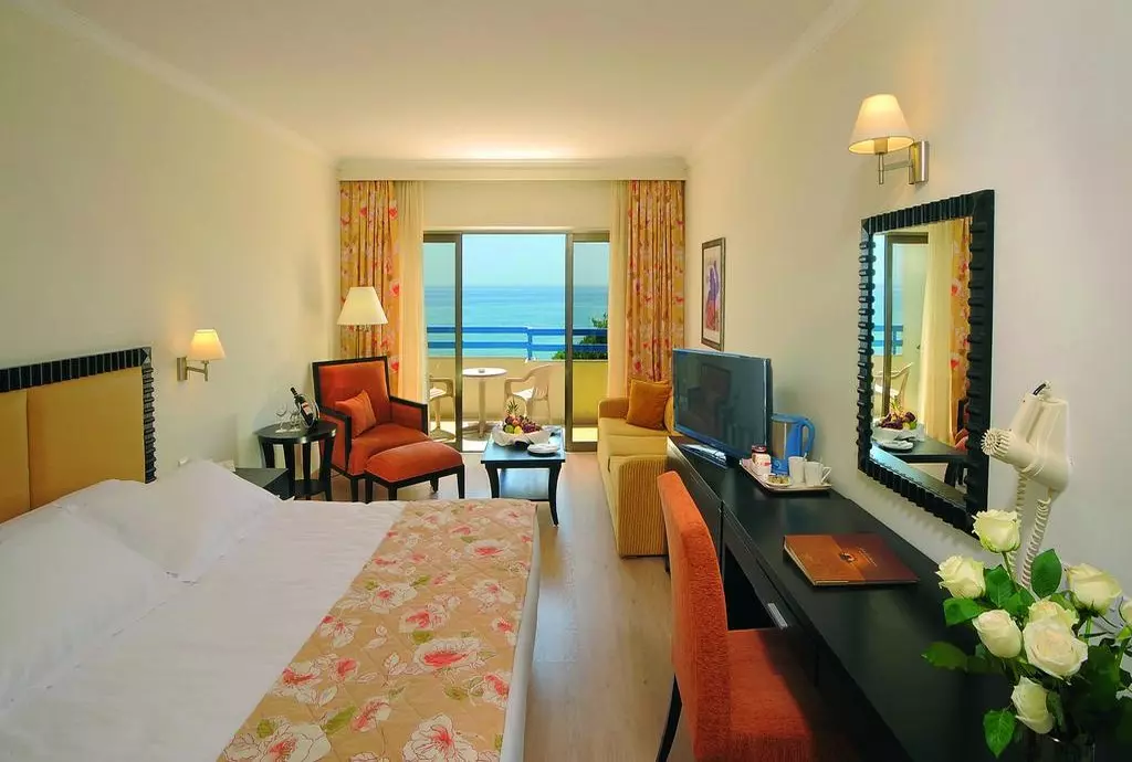 hotel elias beach_limassol_shabavizparvaz_02.jpg